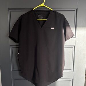 Figs Men's Black V-Neck Short Sleeve Tee